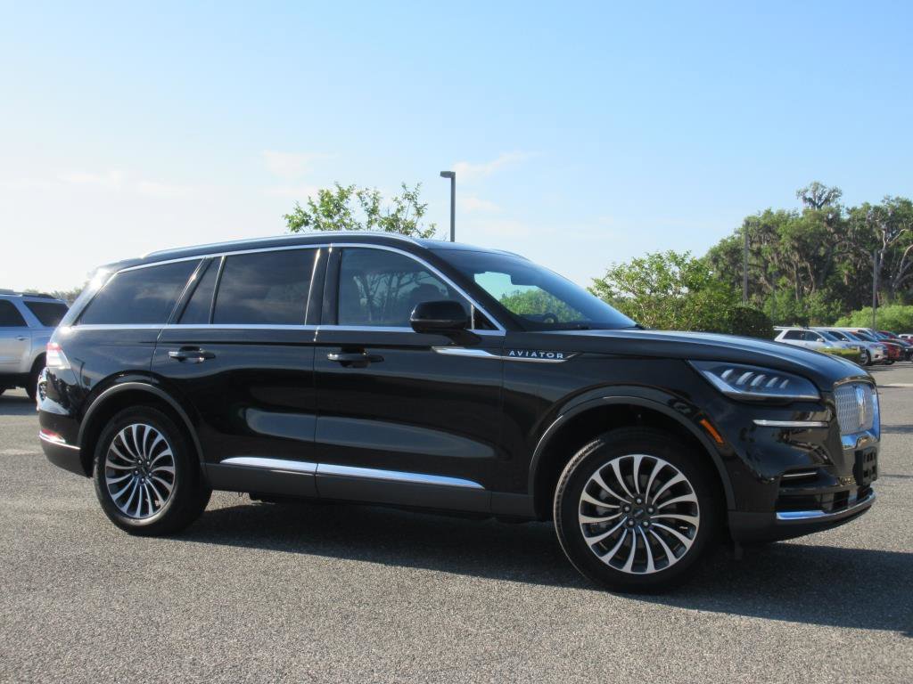 Used 2023 Lincoln Aviator Reserve w/ Equipment Group 201A AWD/4WD image 2