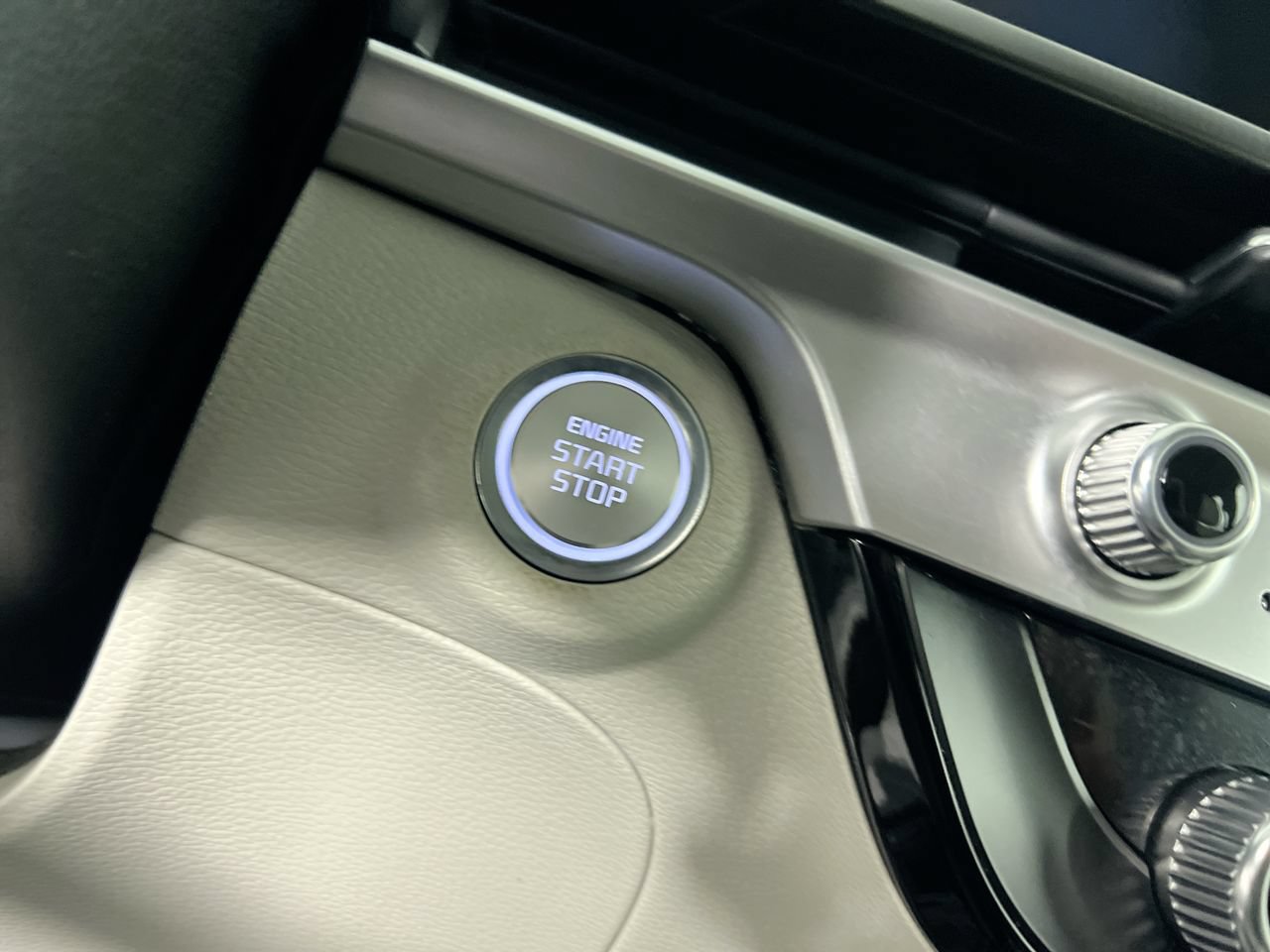 Used 2024 Kia Telluride S w/ S Sunroof Package FWD image 20