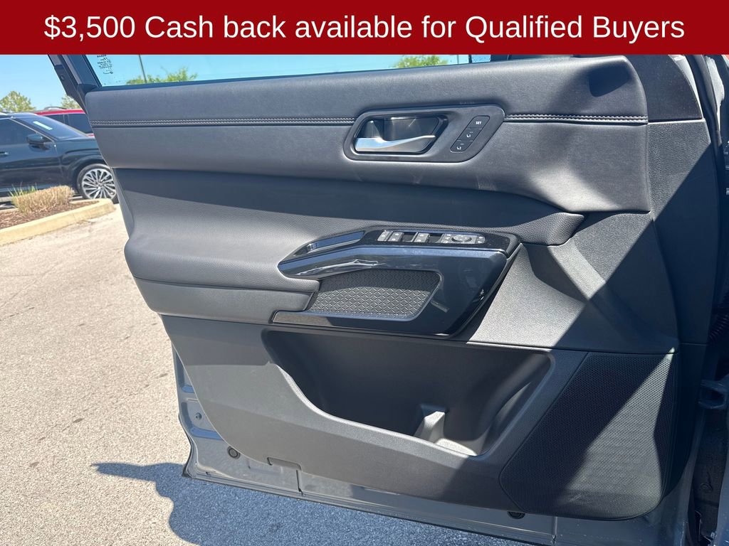 New 2026 Nissan Pathfinder Platinum image 11