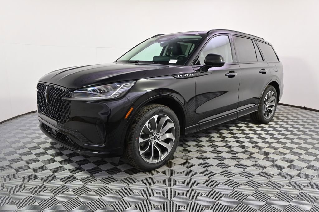 New 2026 Lincoln Aviator AWD image 2
