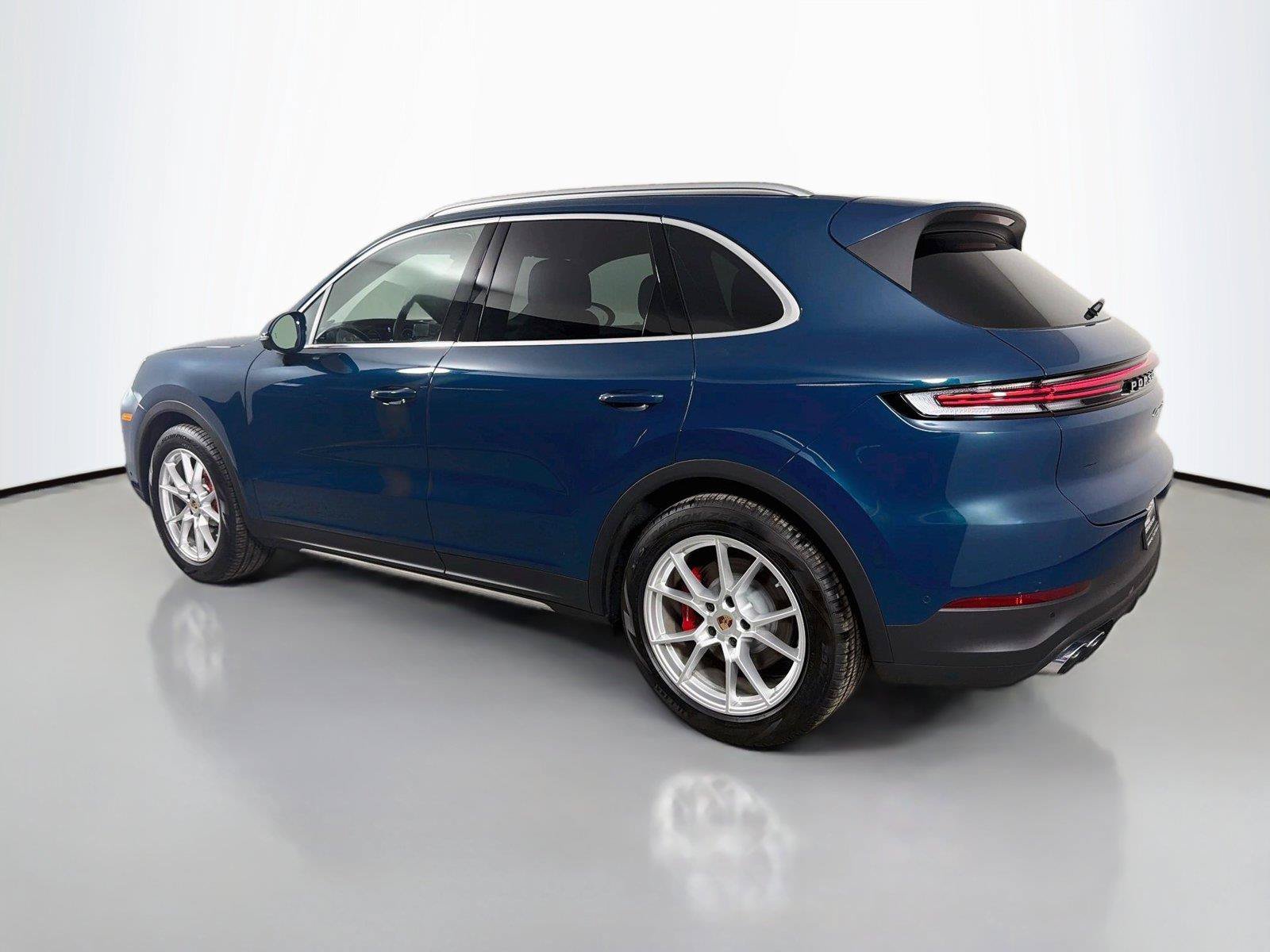 Certified 2026 Porsche Cayenne S AWD/4WD image 3