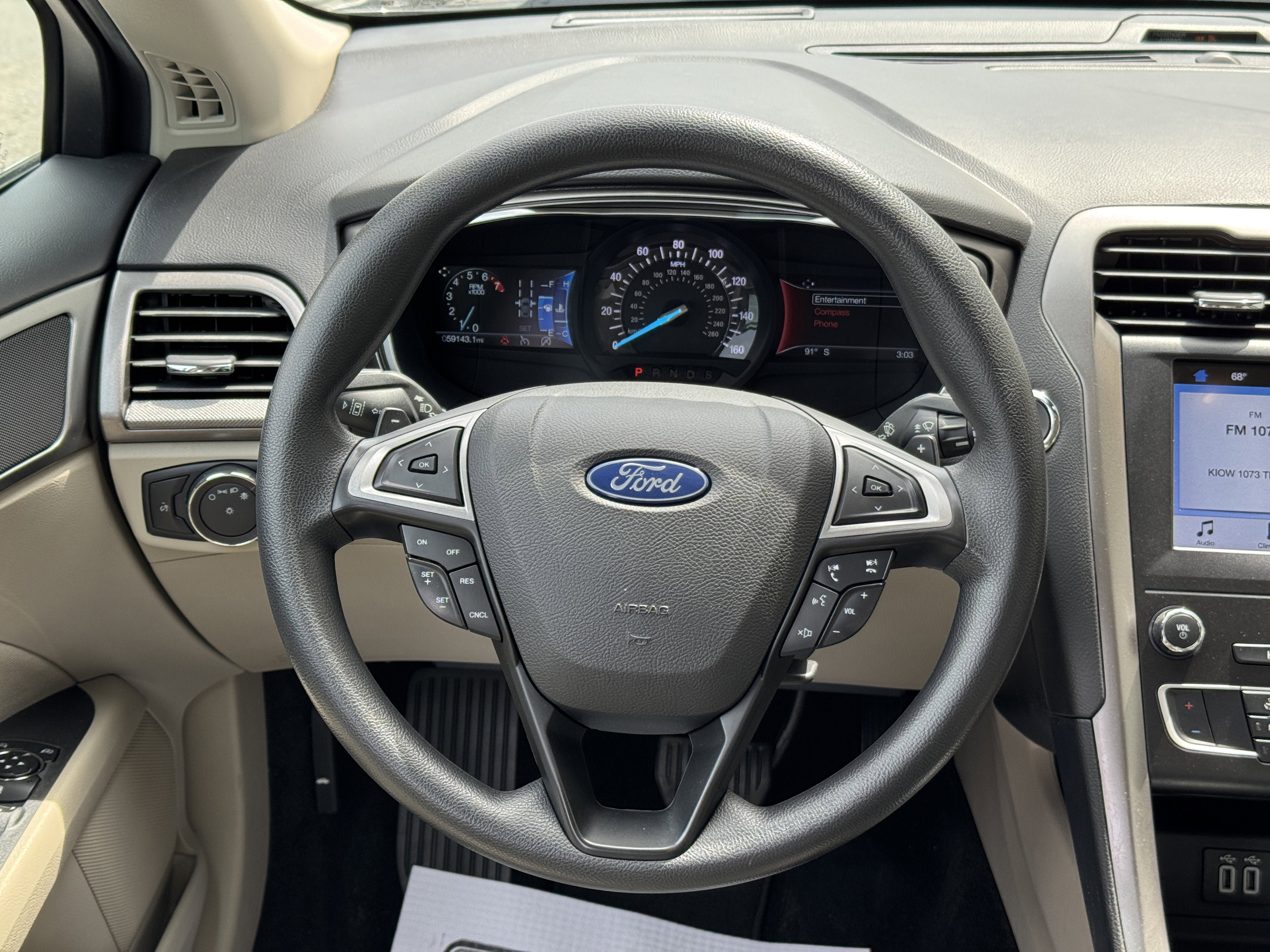 Used 2019 Ford Fusion SE FWD image 10