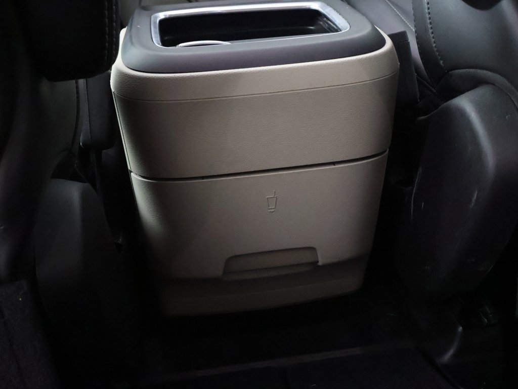 Used 2024 Chrysler Pacifica Touring-L image 49