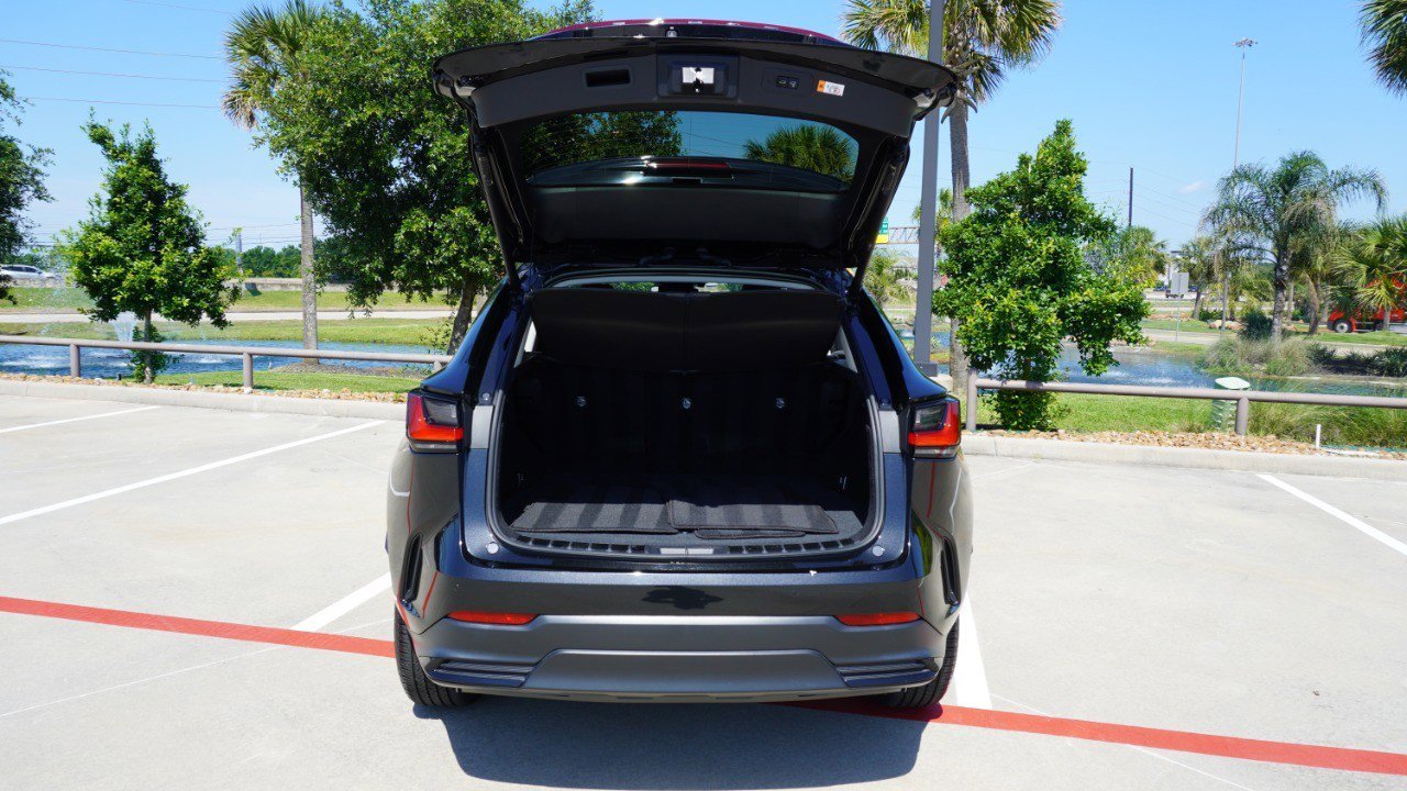 Used 2025 Lexus NX 250 FWD w/ Accessory Package (Z1) image 36