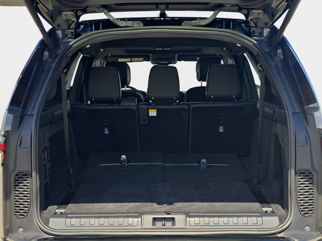 Certified 2025 Land Rover Discovery Dynamic SE AWD/4WD image 12