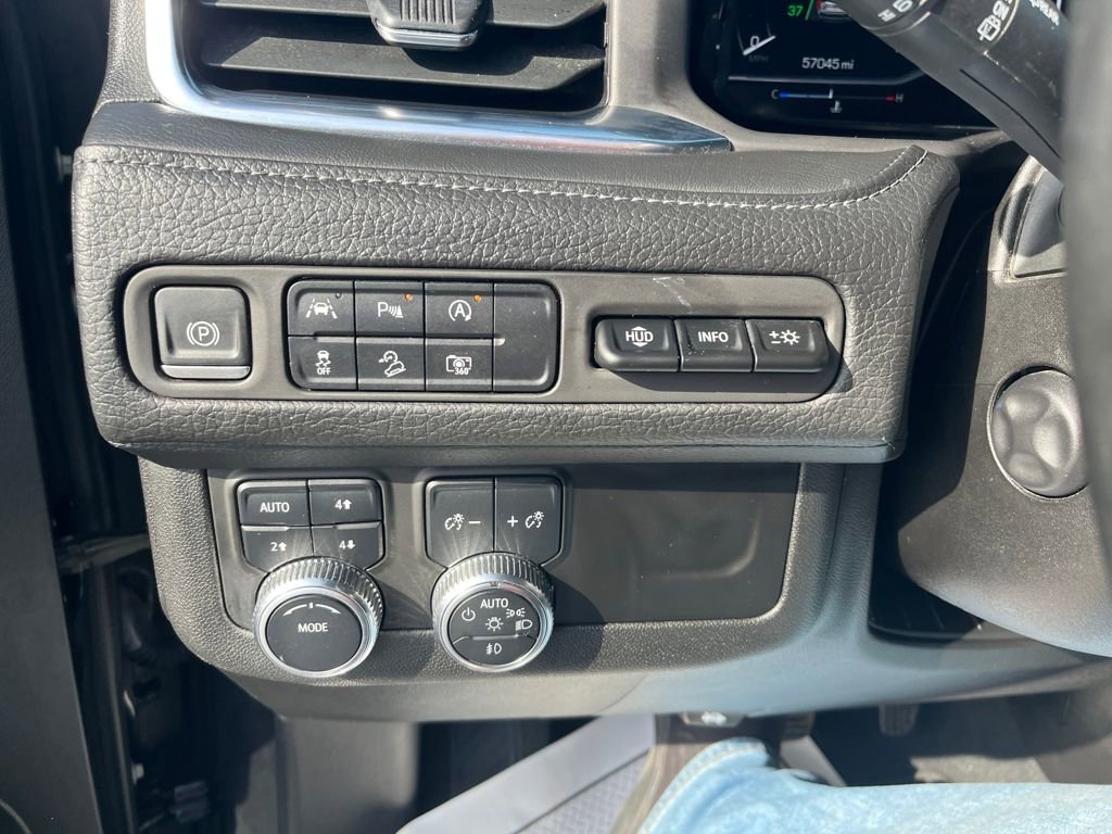 Used 2023 GMC Yukon Denali image 12