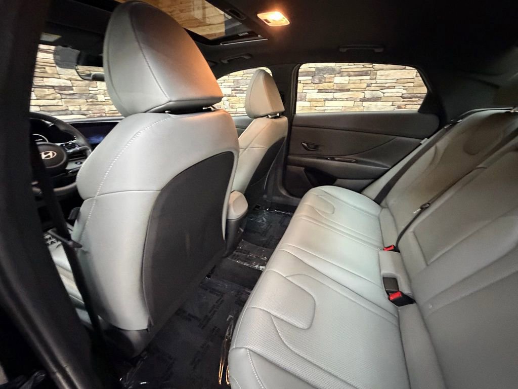 Certified 2025 Hyundai Elantra Limited FWD image 26