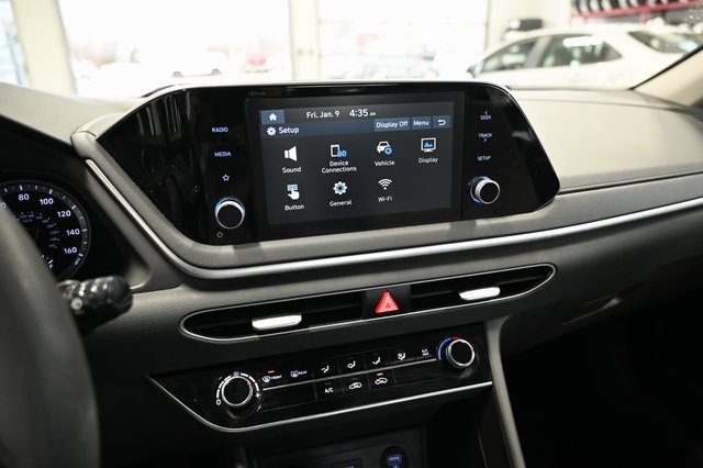 Used 2022 Hyundai Sonata SE image 14