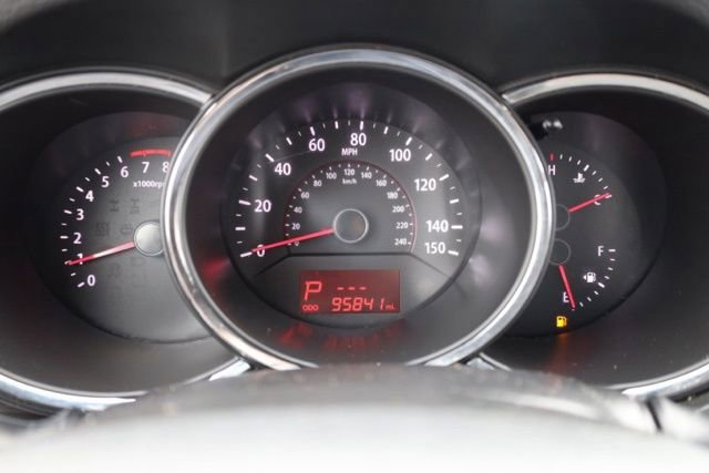 Used 2012 Kia Sorento LX w/ Third Row Pkg image 22