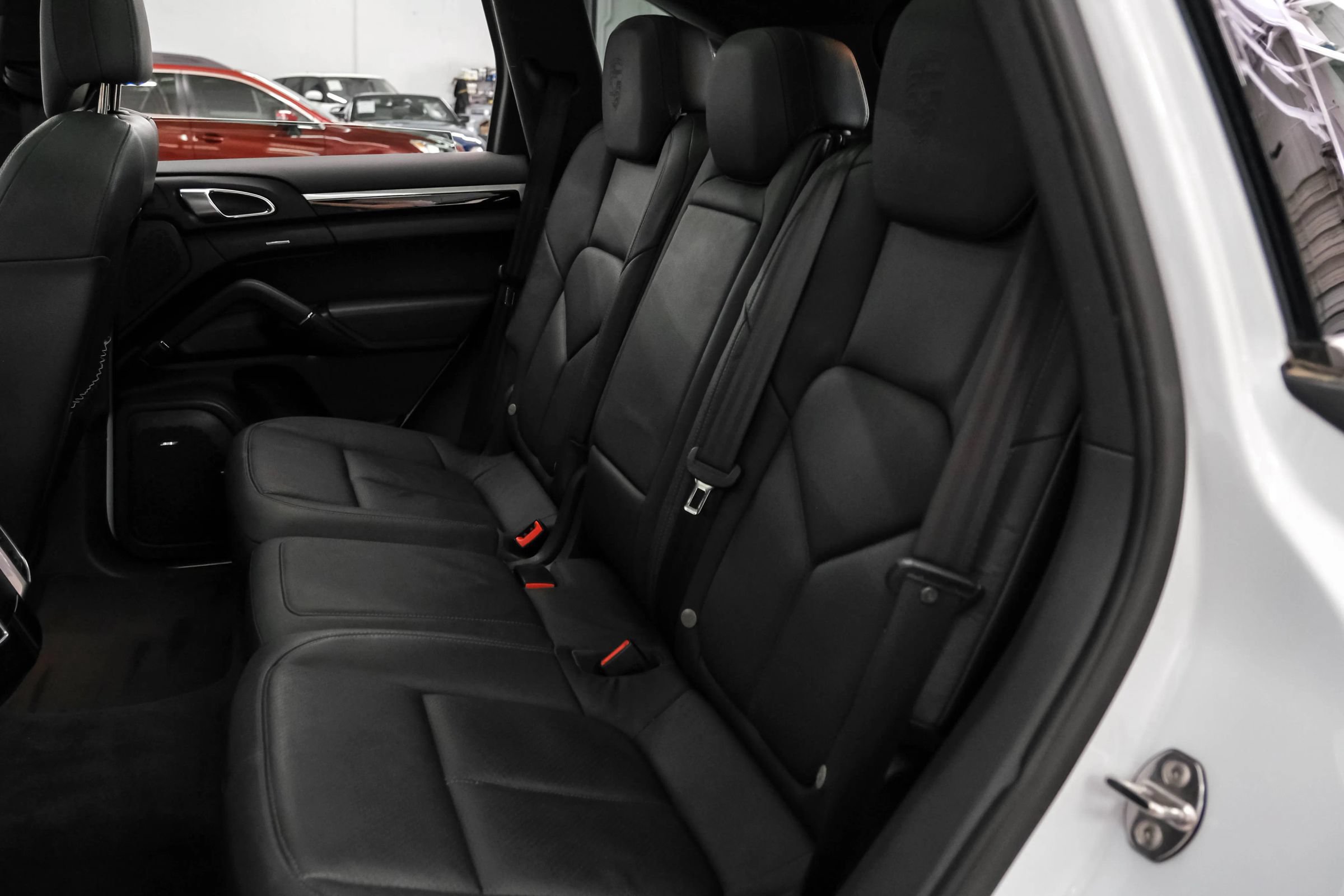 Used 2014 Porsche Cayenne Platinum Edition AWD/4WD image 37
