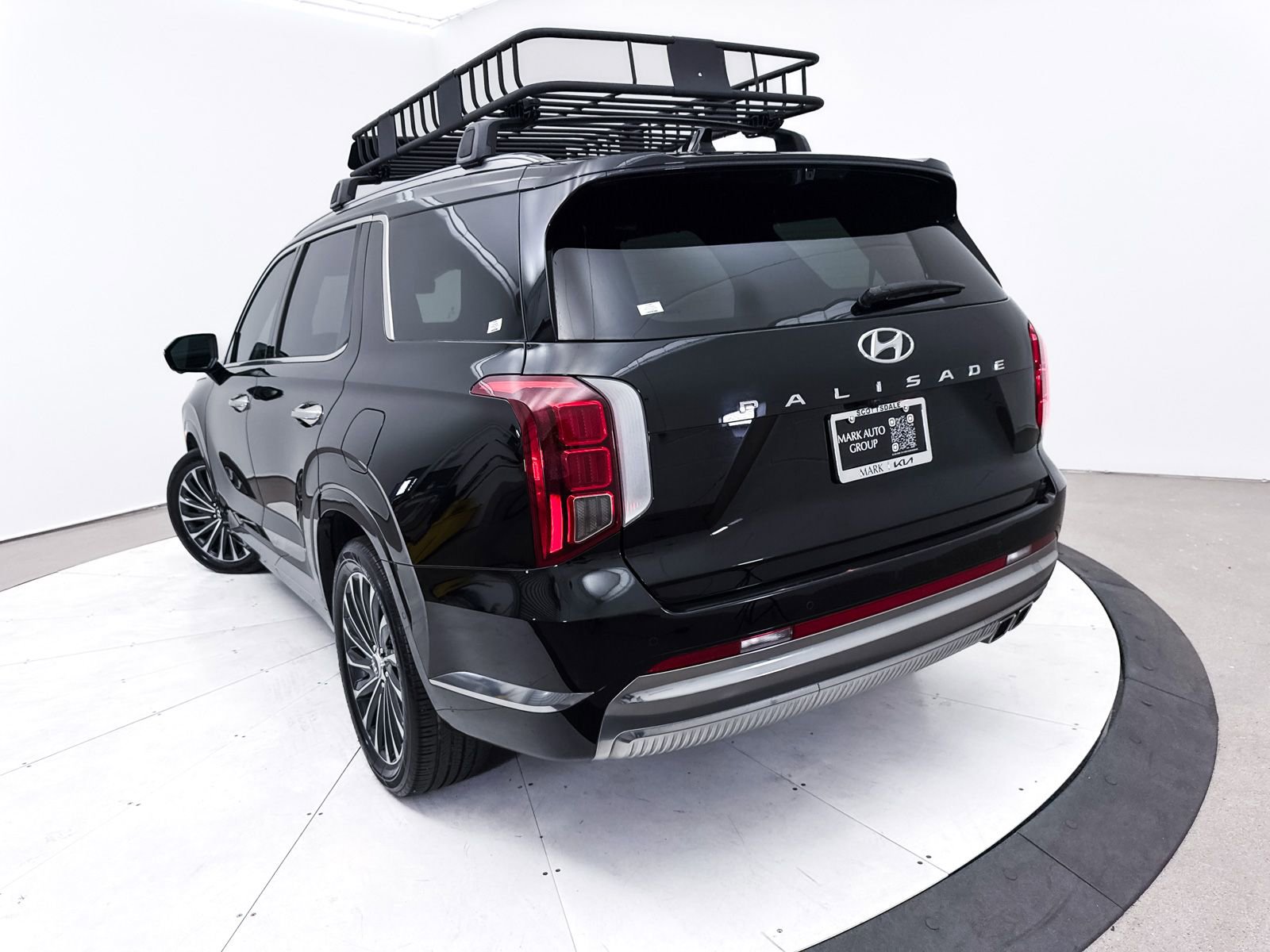 Used 2023 Hyundai Palisade Calligraphy image 9