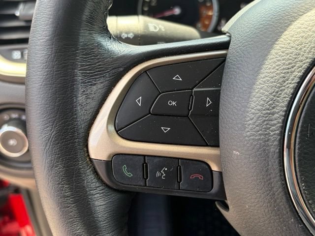 Used 2017 Jeep Renegade Latitude AWD/4WD image 16