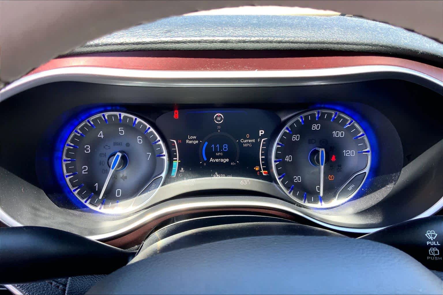 Used 2020 Chrysler Pacifica Limited FWD image 26