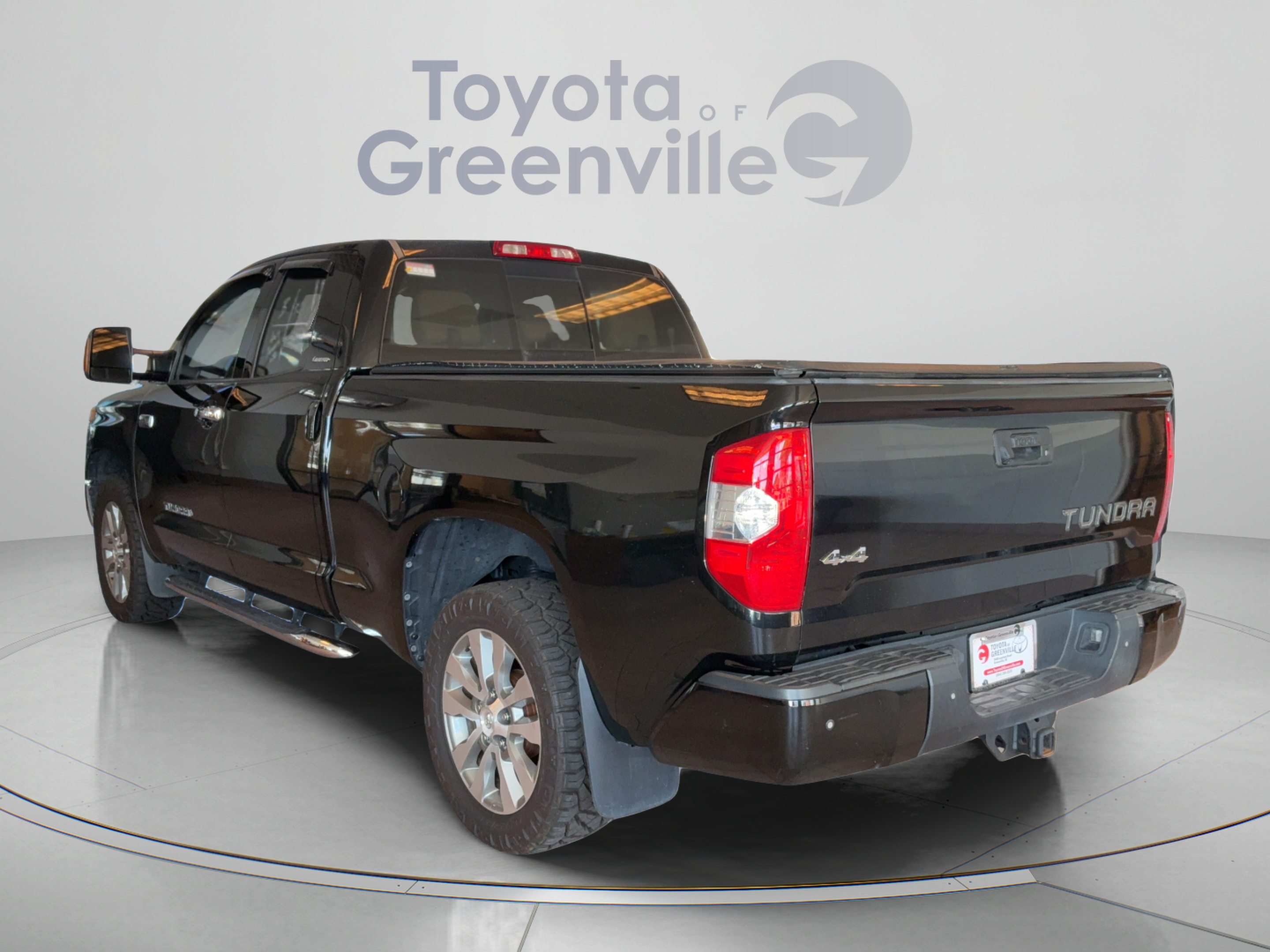 Used 2017 Toyota Tundra Limited w/ Limited Premium Package AWD/4WD image 4