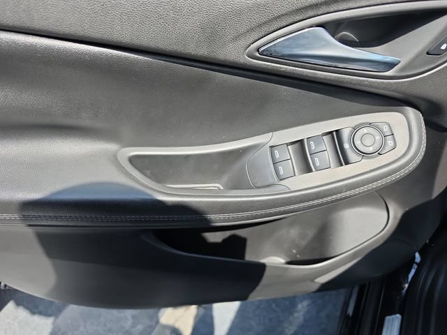 Used 2021 Buick Encore GX Preferred w/ Sport Touring Package FWD image 14