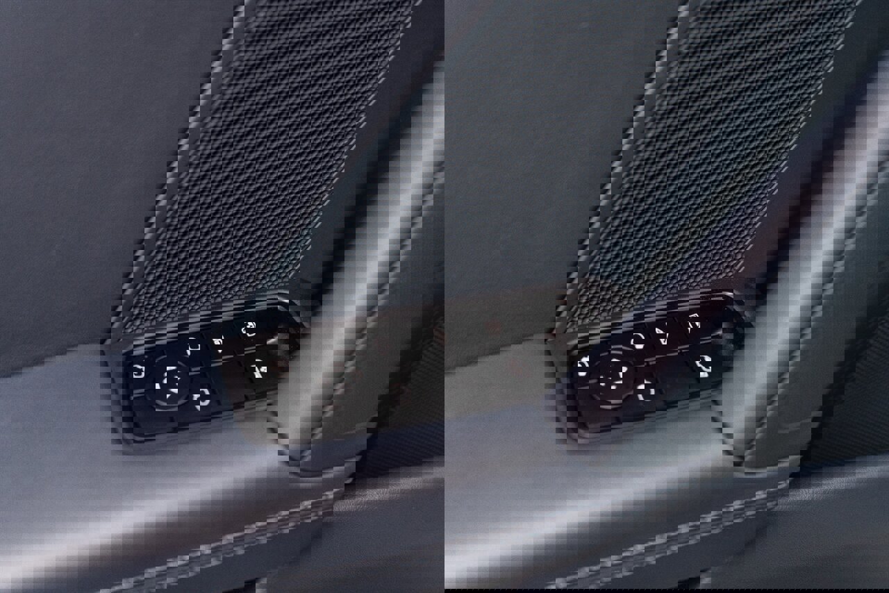 Used 2025 Porsche 911 Carrera w/ Premium Package image 87