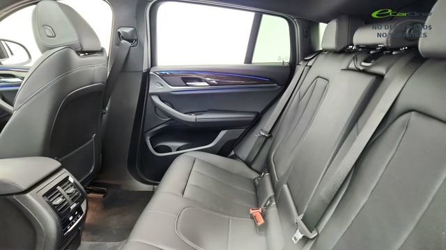 Used 2025 BMW X4 xDrive30i AWD/4WD image 29