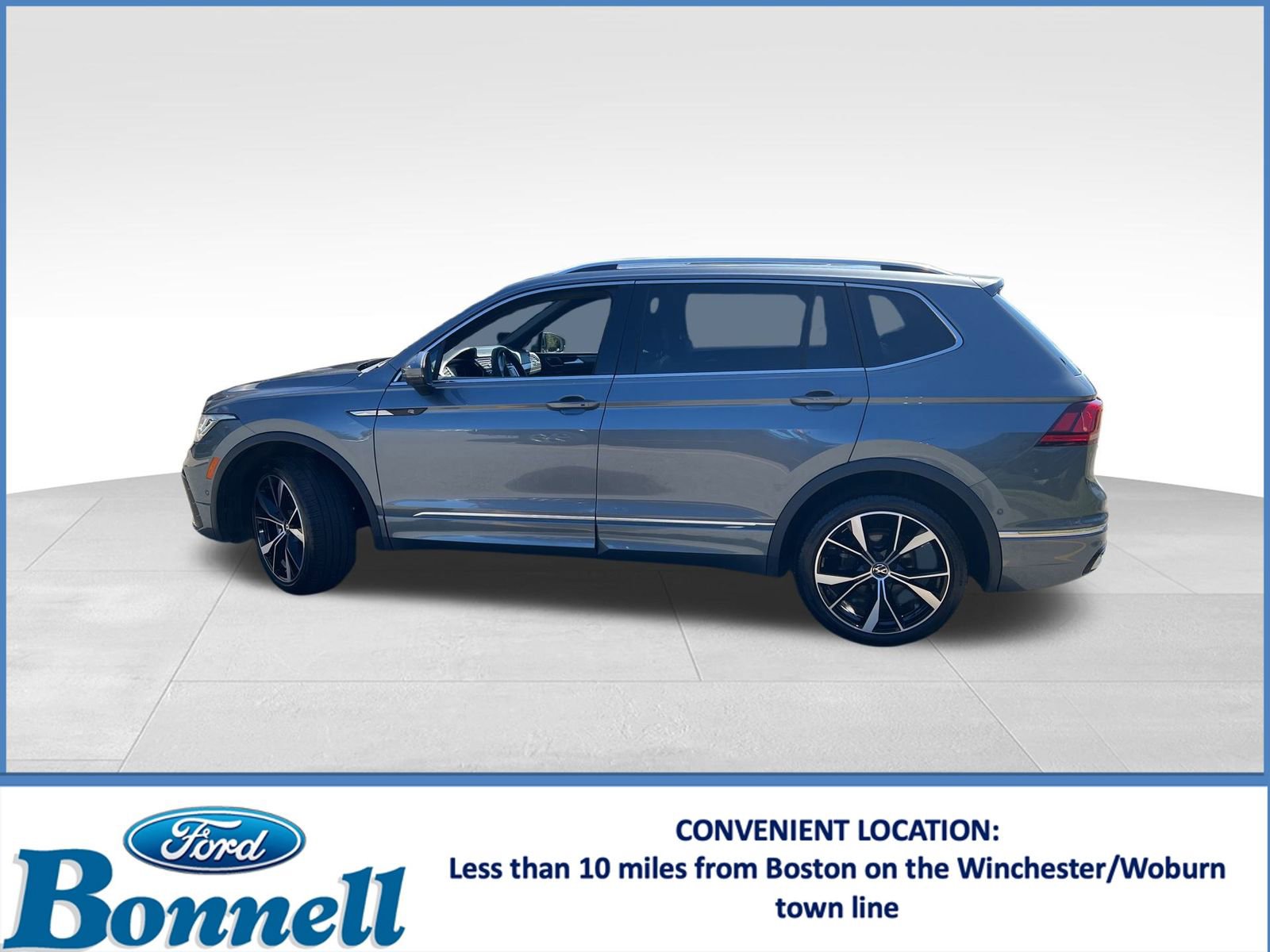 Used 2022 Volkswagen Tiguan SEL R-Line image 2
