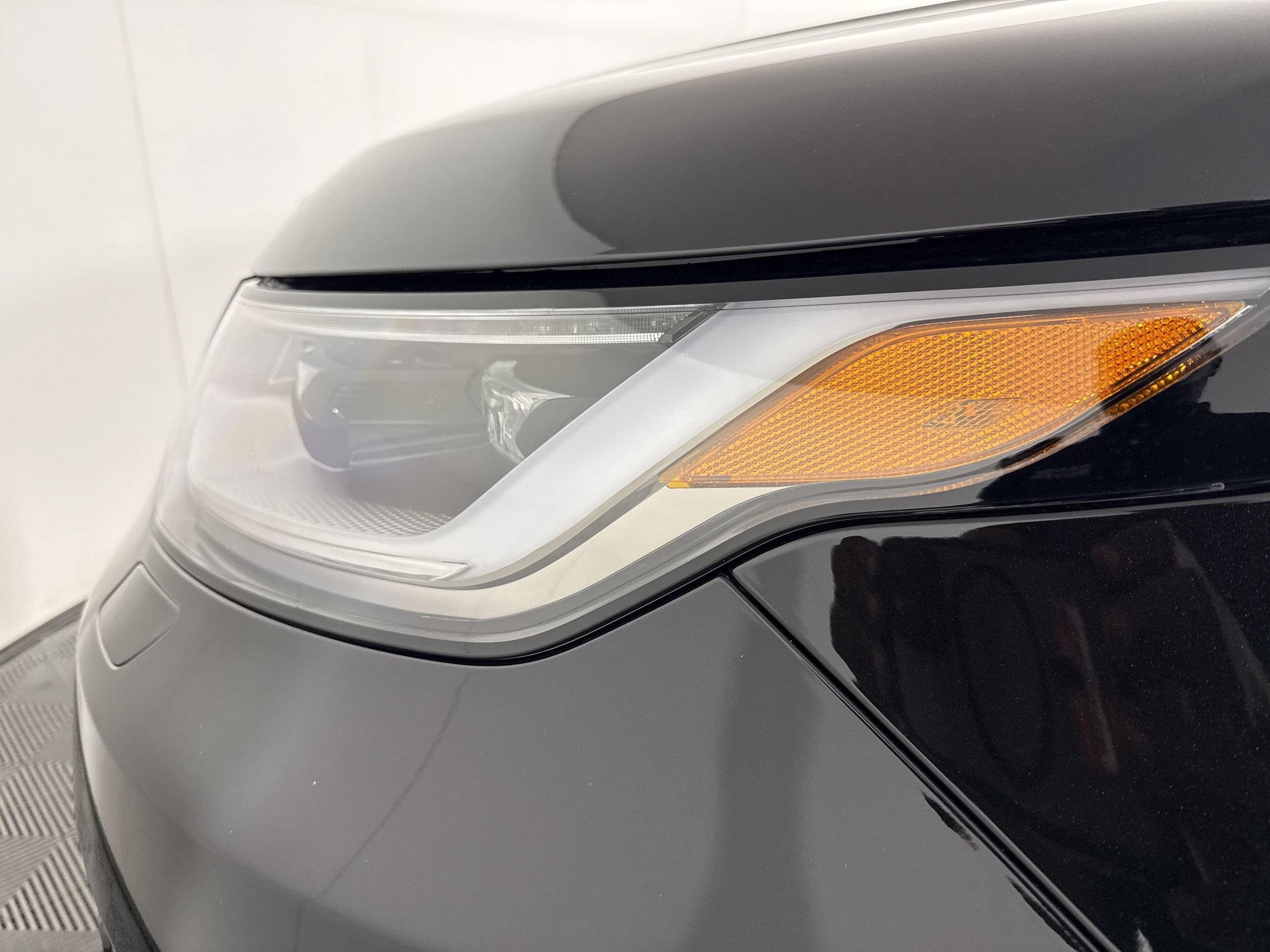 New 2026 Land Rover Discovery S AWD/4WD image 12