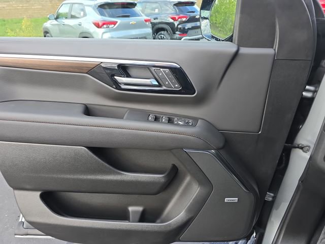 New 2026 Chevrolet Suburban High Country w/ LPO, Illumination Package AWD/4WD image 28