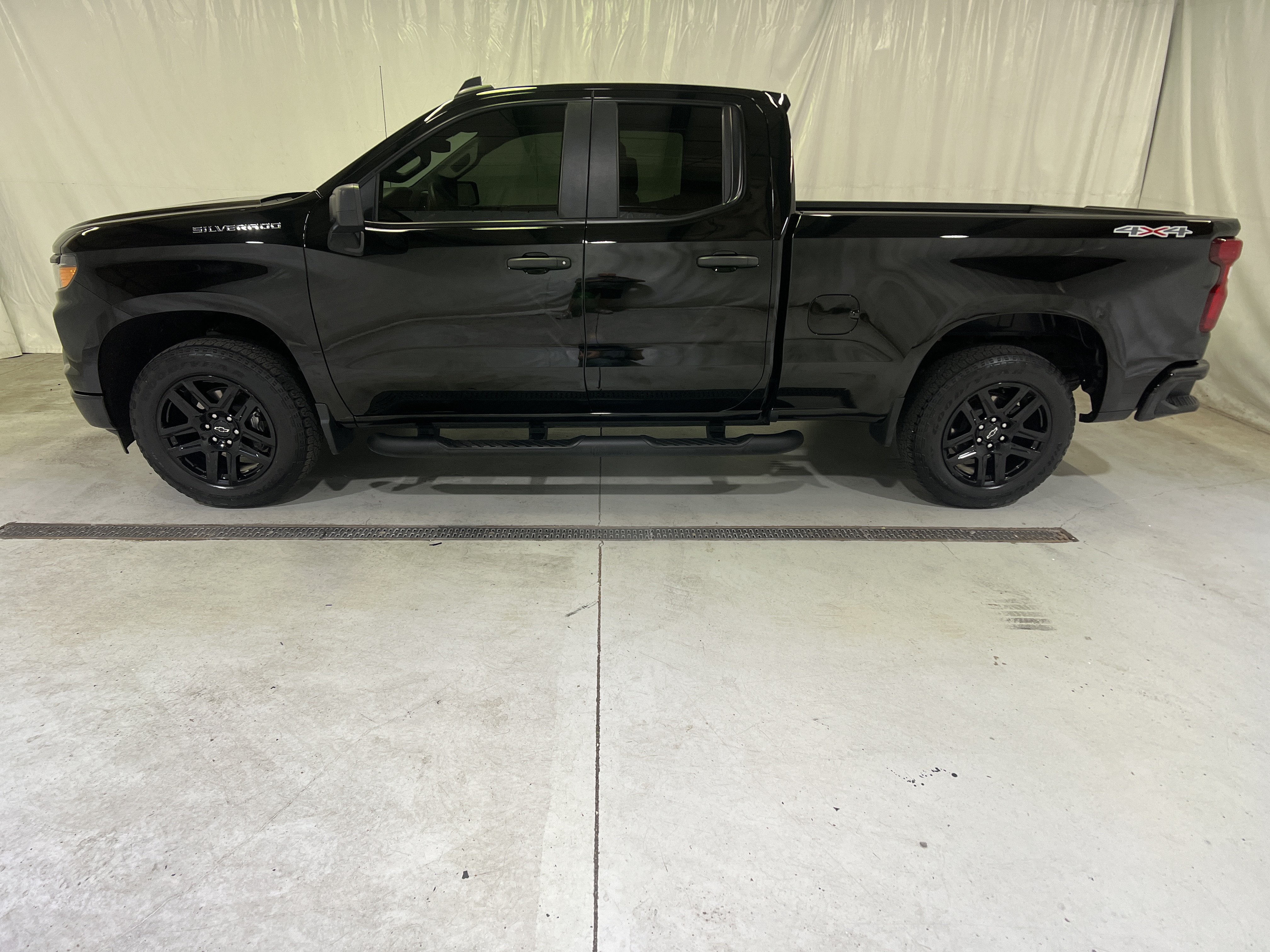 Certified 2023 Chevrolet Silverado 1500 Custom AWD/4WD image 7