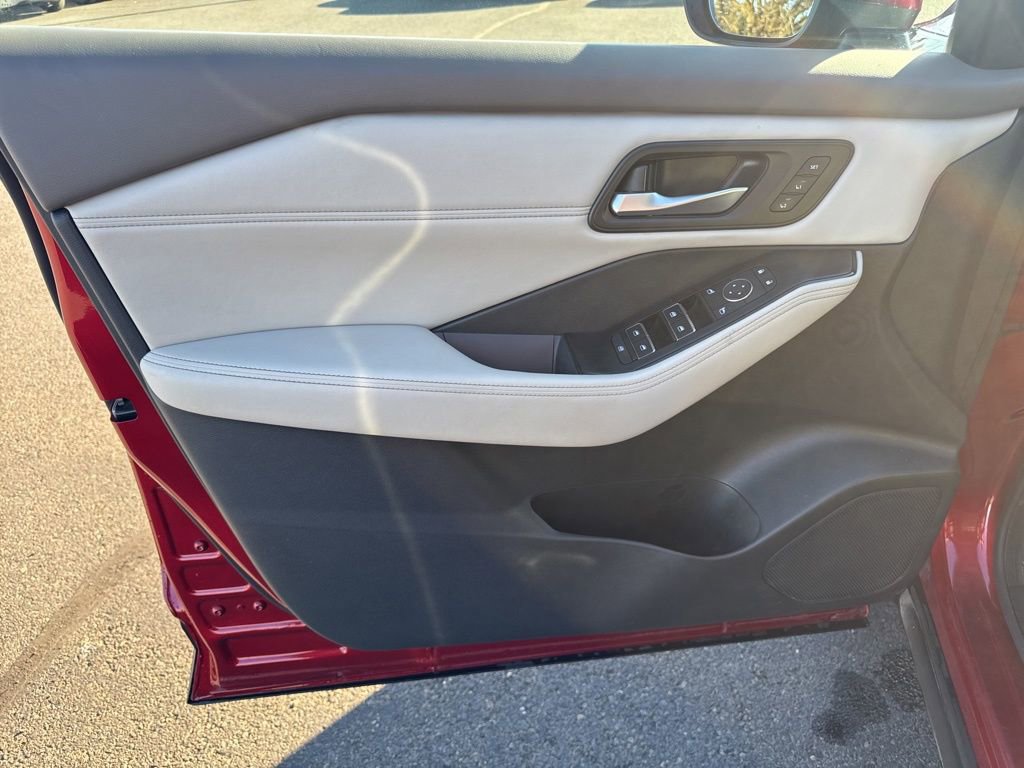 Used 2022 Nissan Rogue SL w/ SL Premium Package image 20