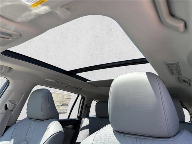 New 2026 Toyota Highlander Platinum AWD/4WD image 19
