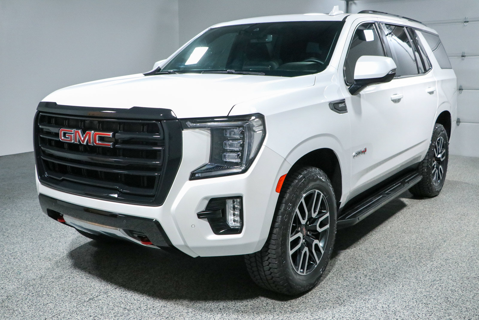 Used 2024 GMC Yukon AT4 AWD/4WD image 37