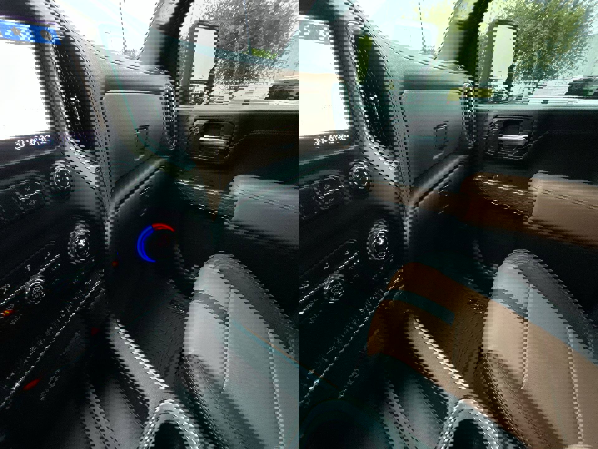 Used 2021 Chevrolet Silverado 2500 High Country w/ Z71 Off-Road Package image 31