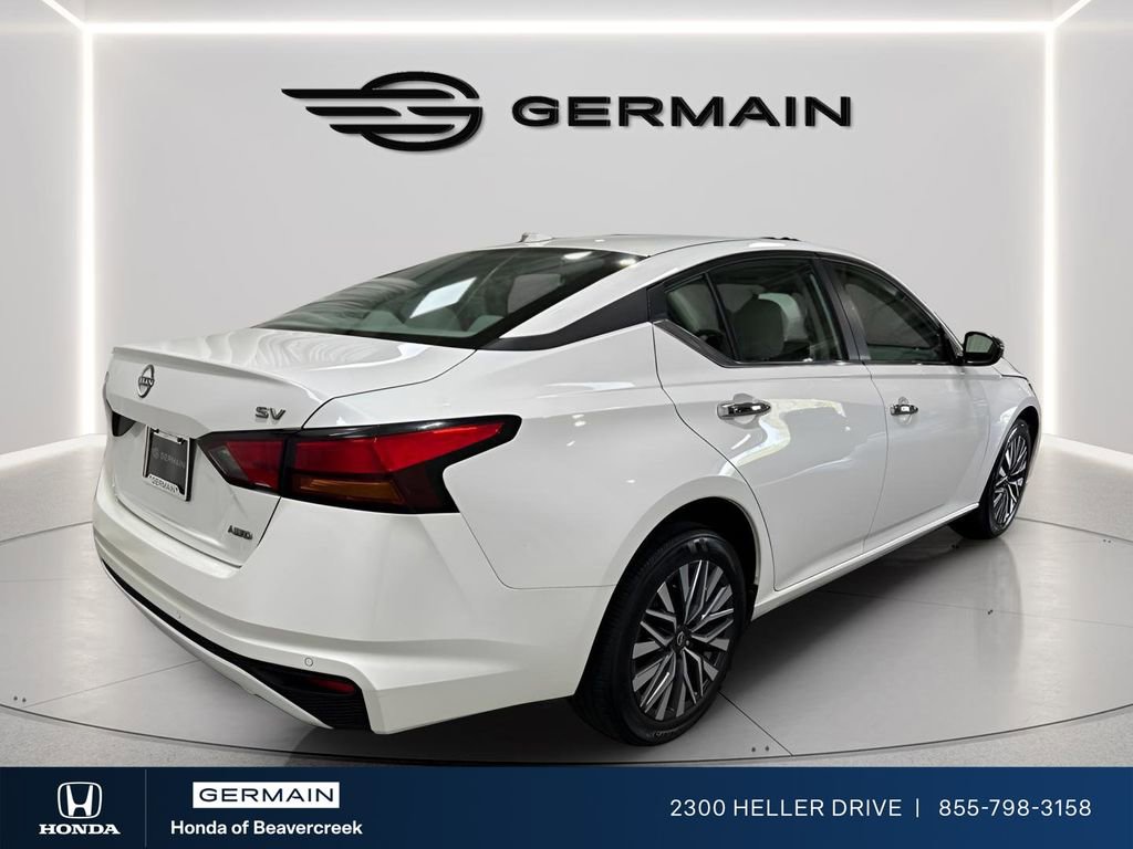 Used 2024 Nissan Altima 2.5 SV AWD/4WD image 8