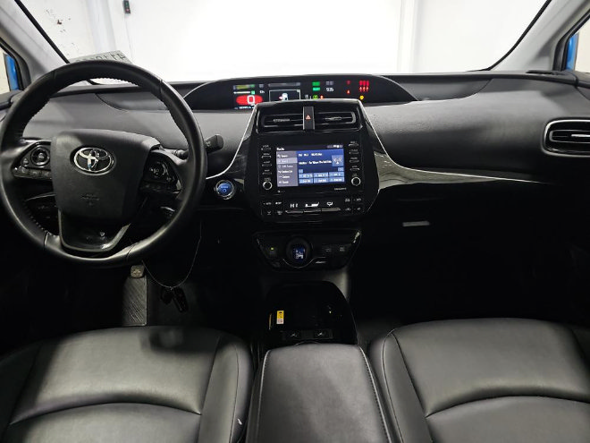 Used 2021 Toyota Prius XLE AWD/4WD image 8