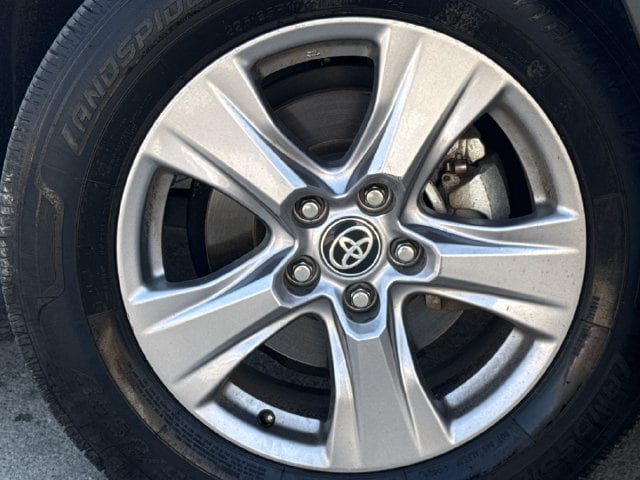Used 2025 Toyota RAV4 XLE FWD image 10