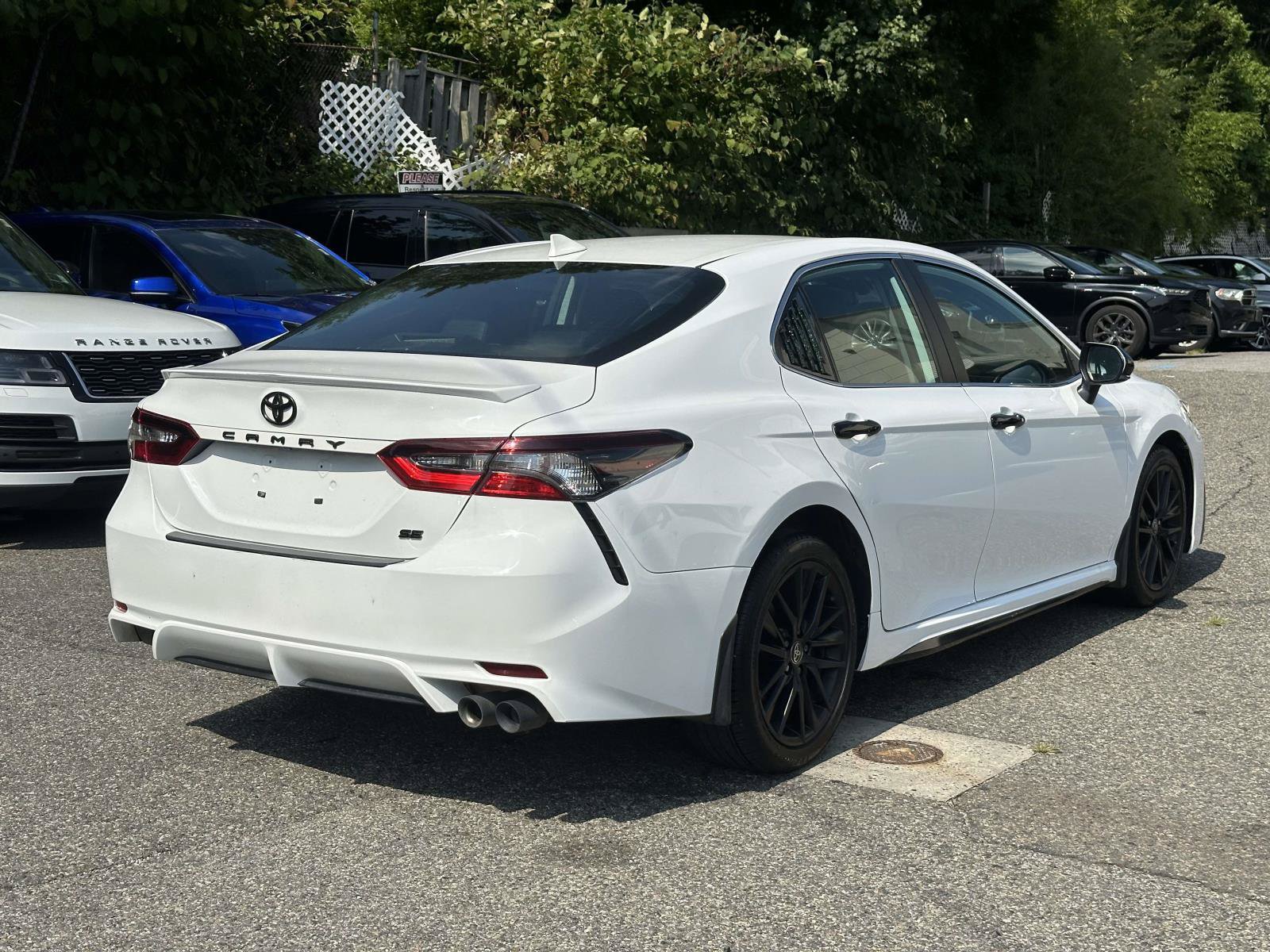 Used 2024 Toyota Camry SE w/ Convenience Package FWD image 3