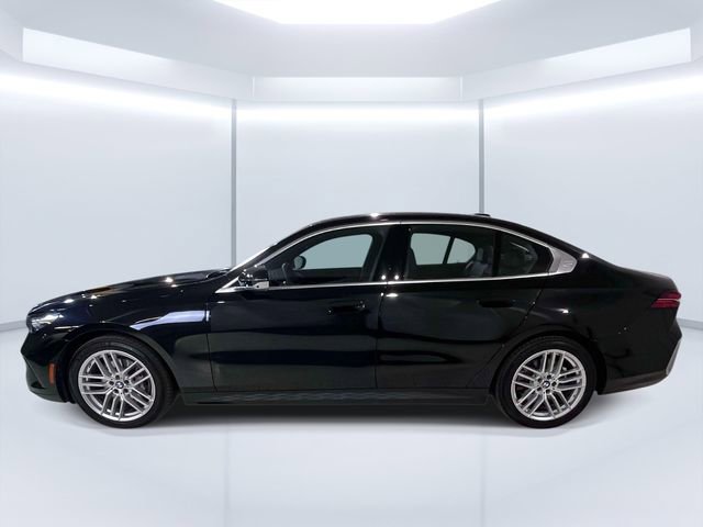 Used 2024 BMW 540i xDrive w/ Premium Package AWD/4WD image 4