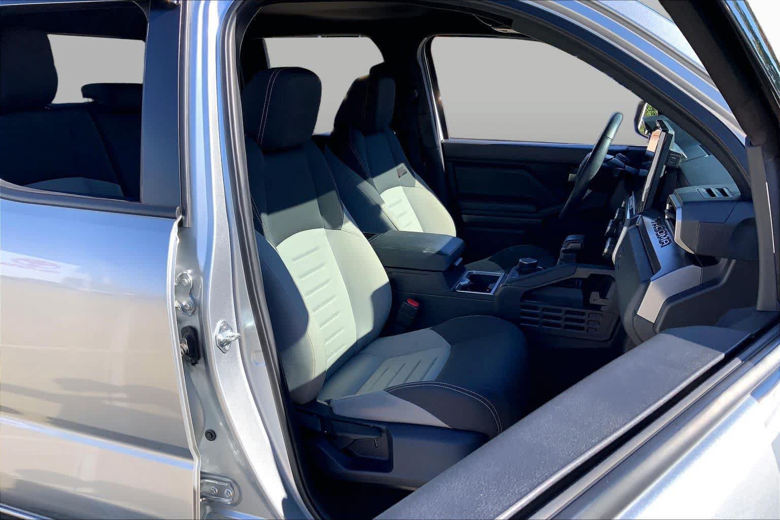 Used 2024 Toyota Tacoma TRD Off-Road AWD/4WD image 9