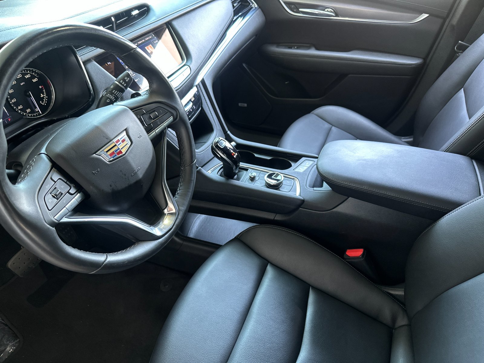 Certified 2023 Cadillac XT6 Luxury AWD/4WD image 10
