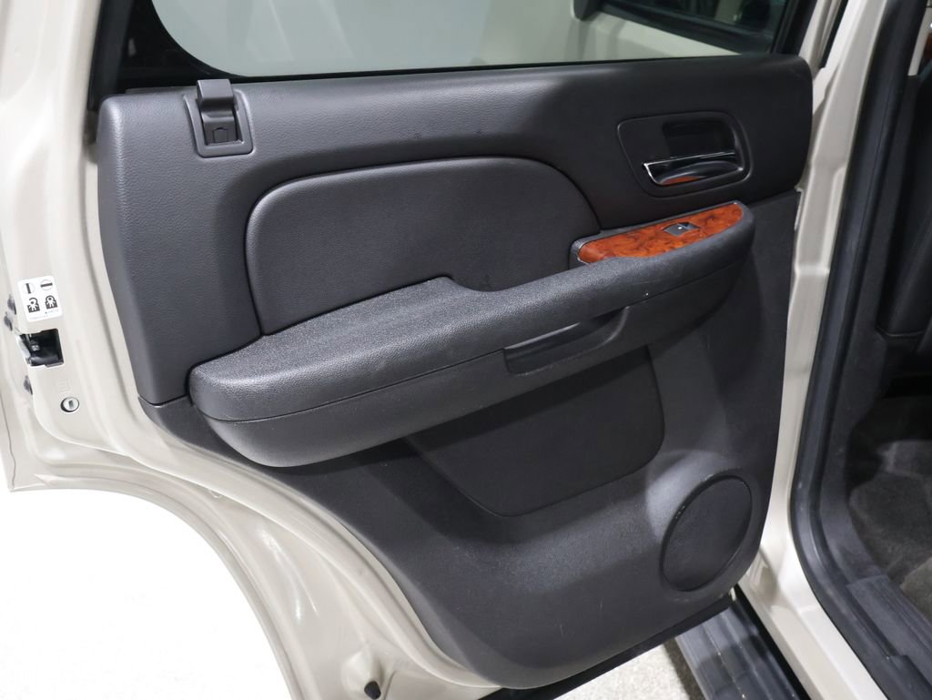 Used 2013 Chevrolet Tahoe LT w/ Luxury Package image 21