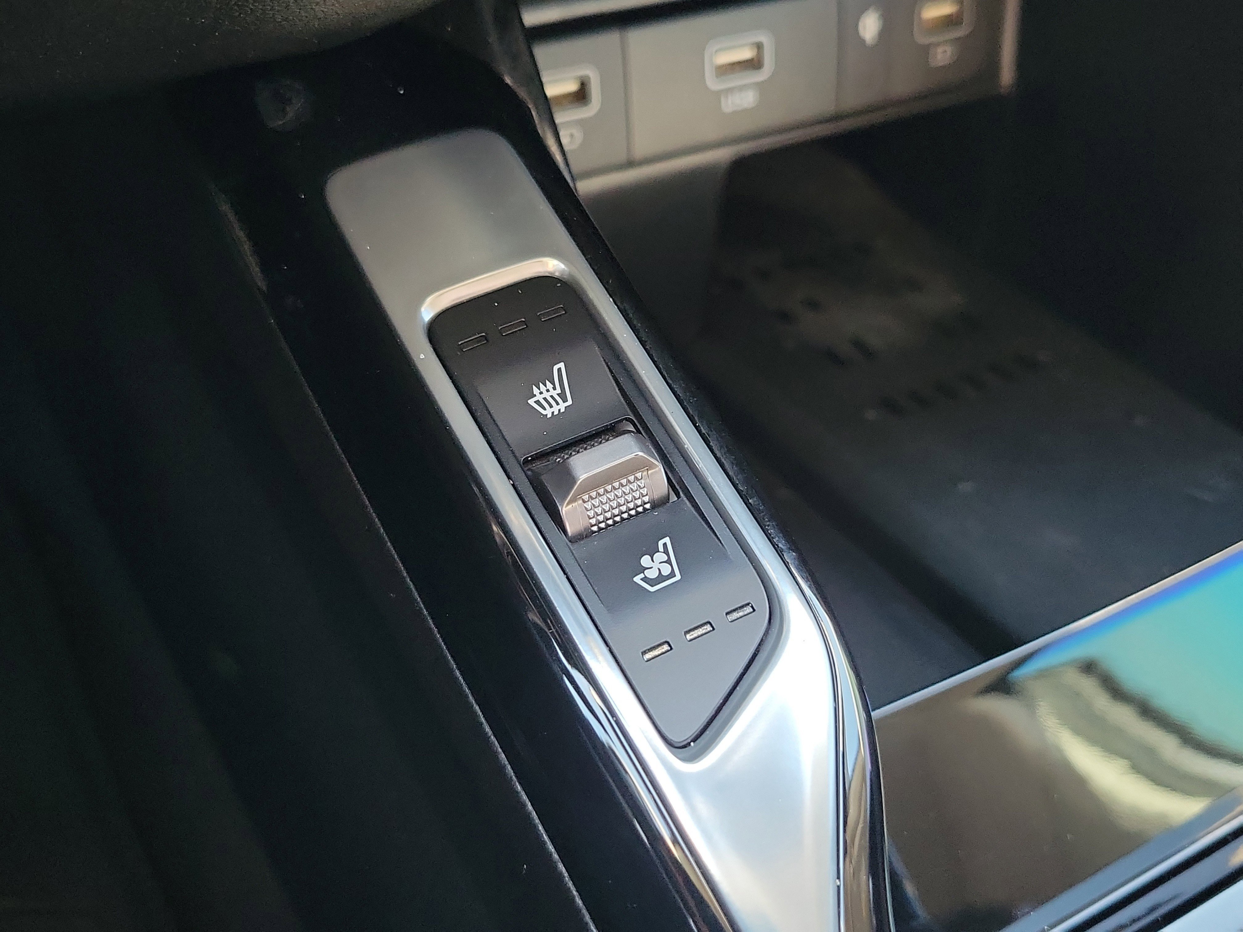 Certified 2023 Kia Sorento SX Prestige AWD/4WD image 37
