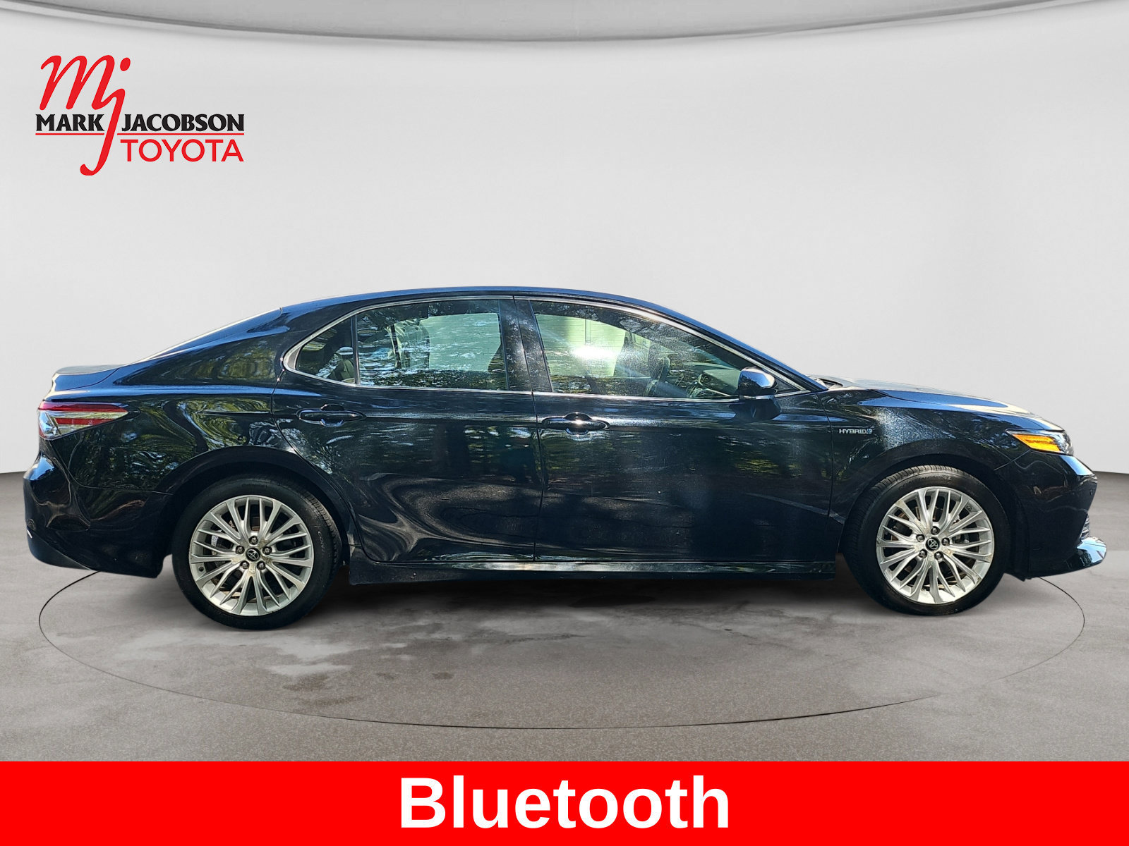 Used 2018 Toyota Camry XLE FWD image 6