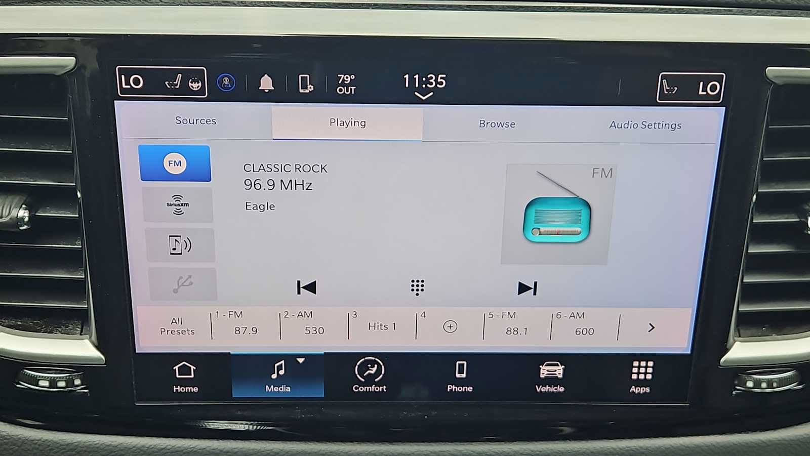Used 2023 Chrysler Pacifica Touring-L FWD image 12
