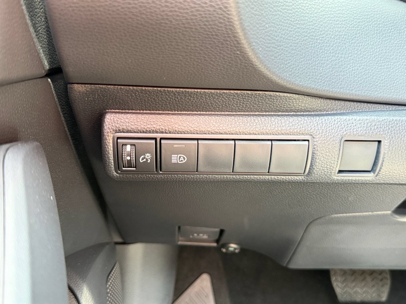 Certified 2026 Toyota Corolla SE w/ SE Package FWD image 24