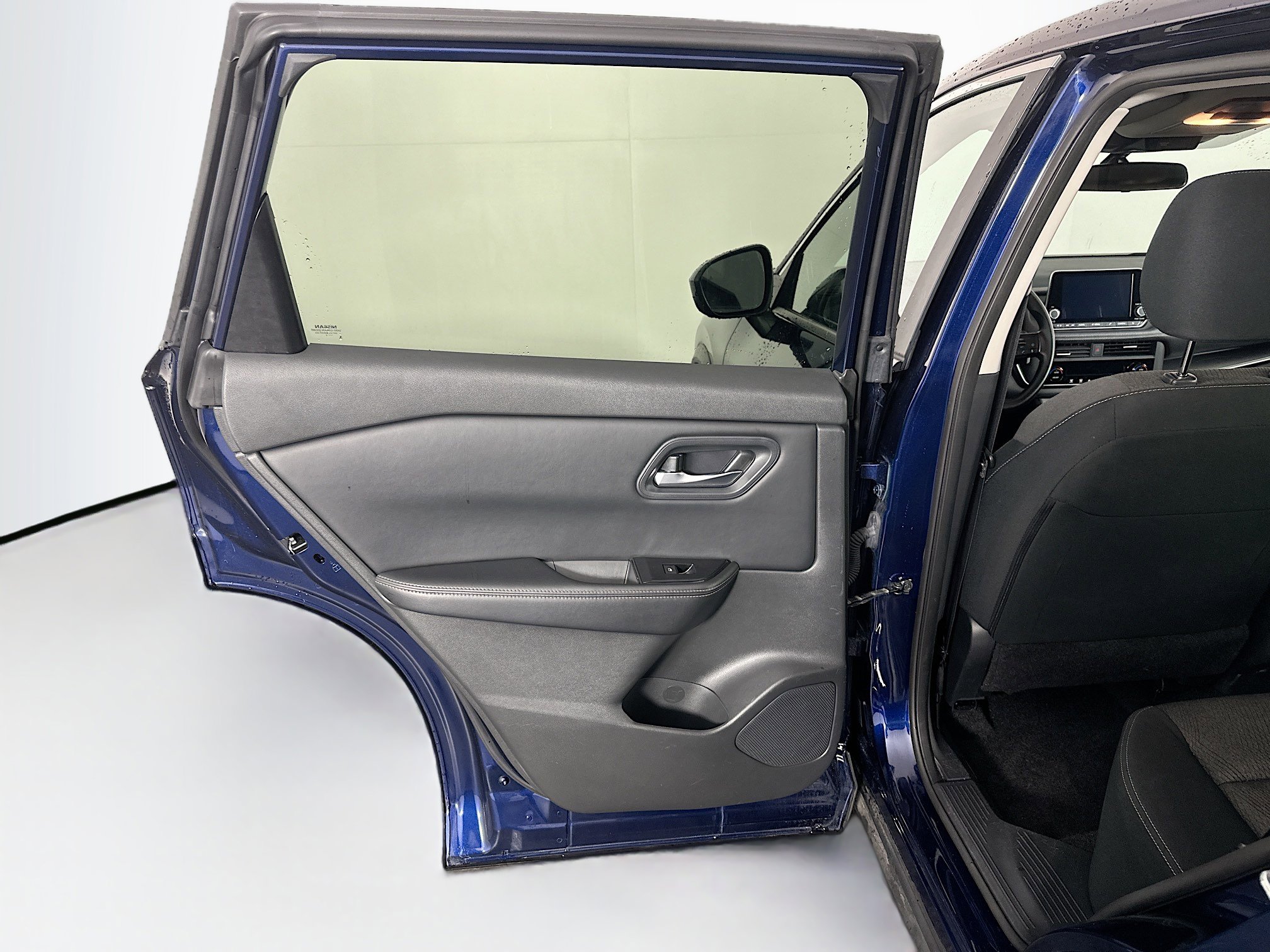 Used 2024 Nissan Rogue SV FWD image 25