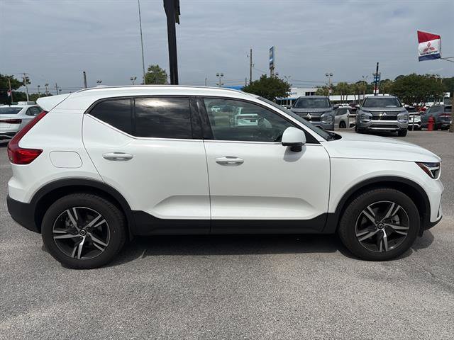 Used 2025 Volvo XC40 B5 Core w/ Protection Package AWD/4WD image 4