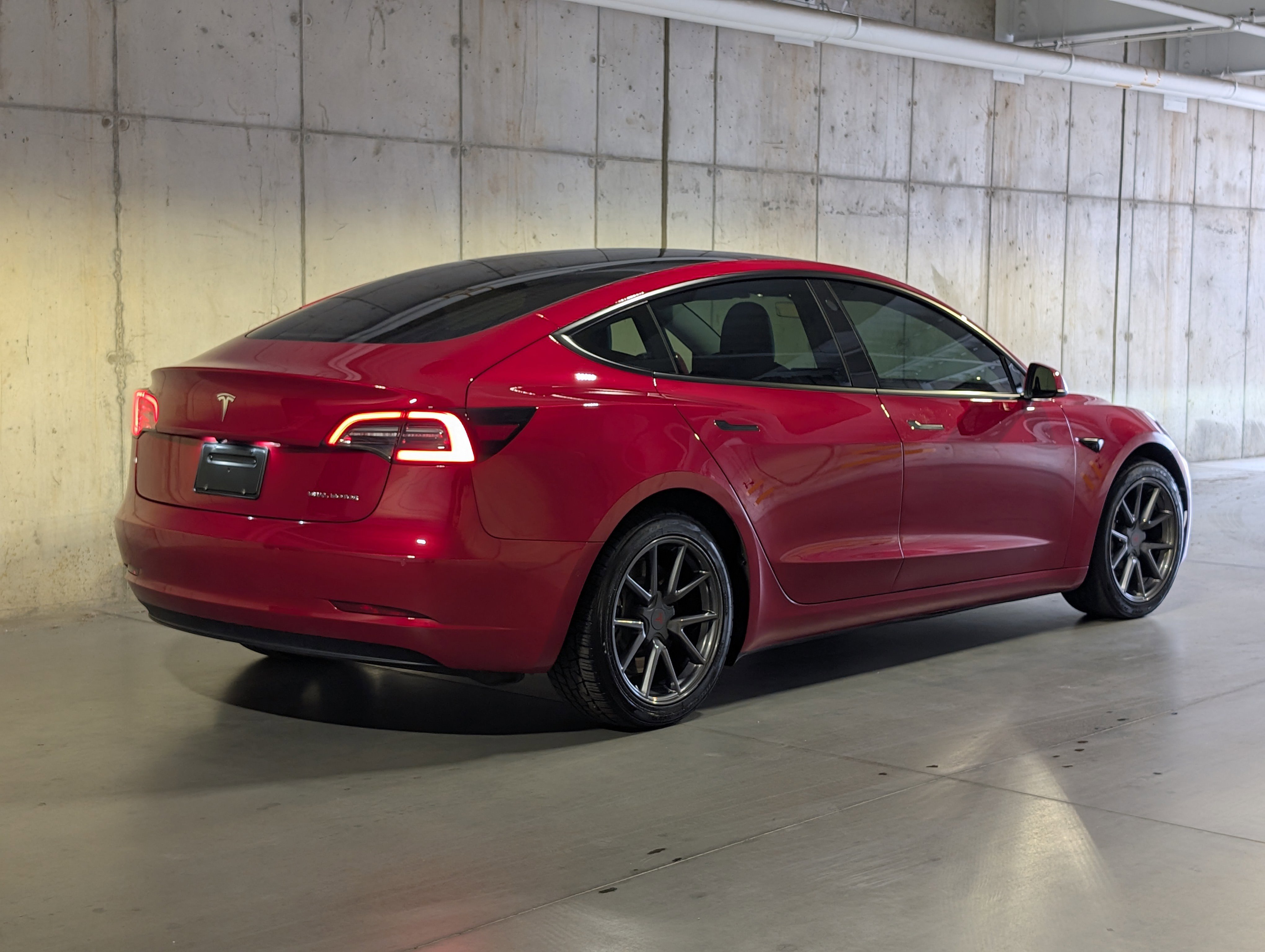 Used 2022 Tesla Model 3 Long Range AWD/4WD image 9