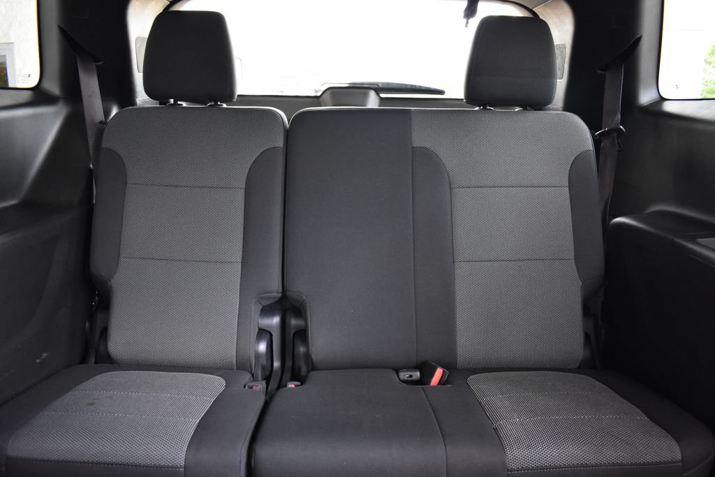 Used 2023 Chevrolet Traverse LT FWD image 16