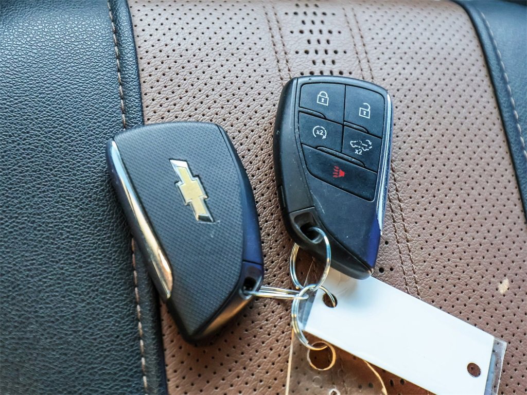 Used 2023 Chevrolet Silverado 1500 High Country w/ Technology Package image 36