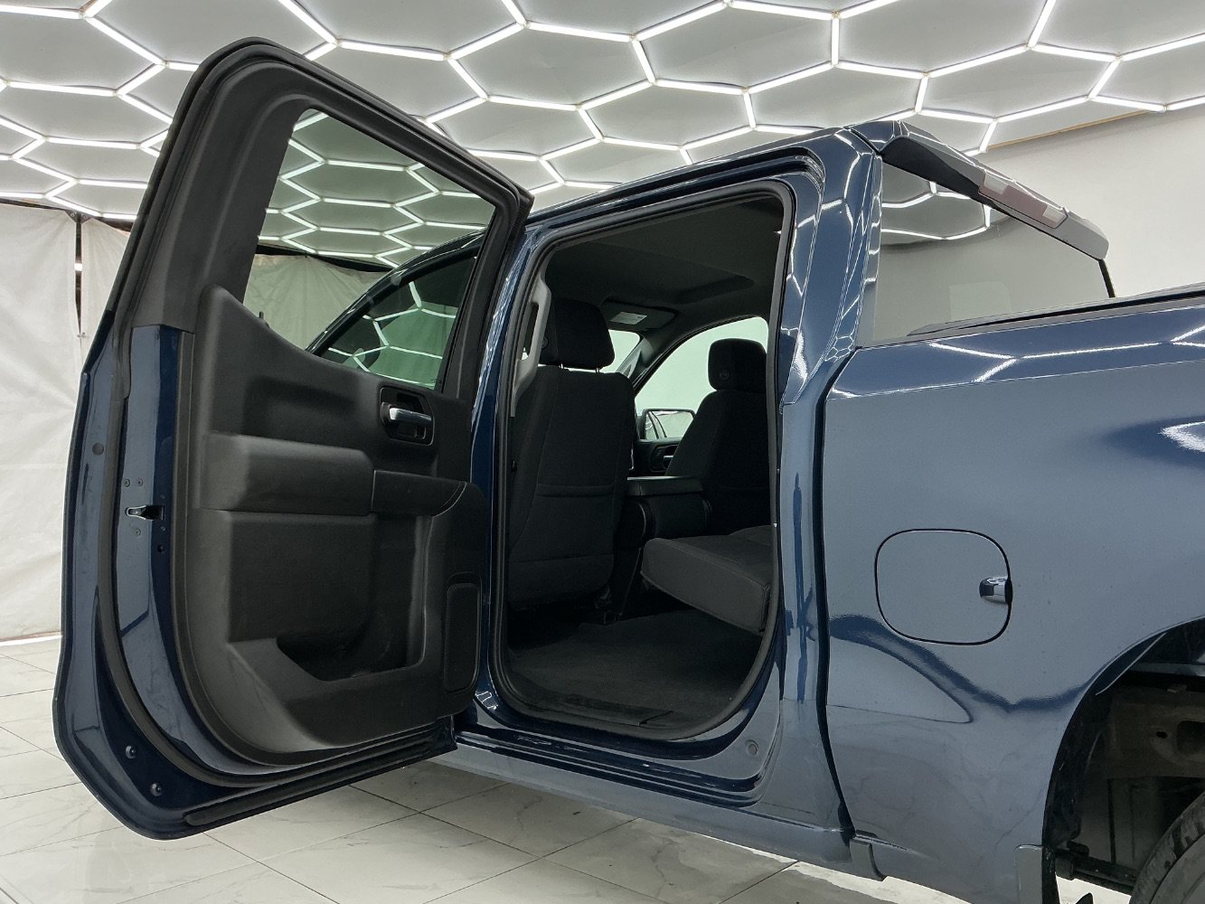 Used 2022 Chevrolet Silverado 1500 LT AWD/4WD image 22