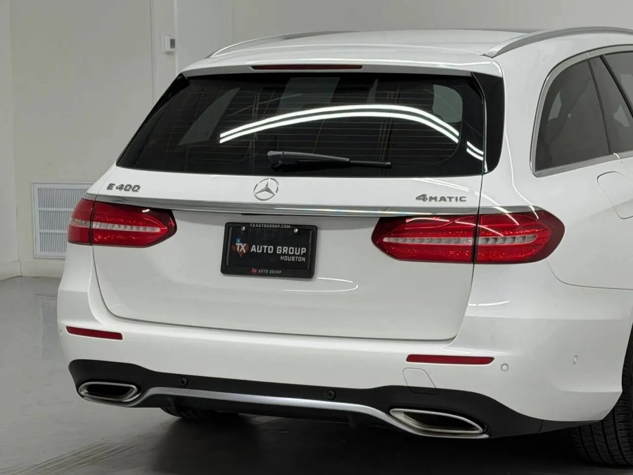 Used 2017 Mercedes-Benz E 400 4MATIC Wagon image 42