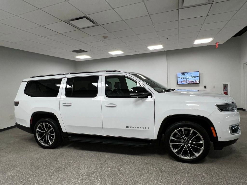 Used 2024 Jeep Wagoneer L Series II w/ Premium Group I image 15