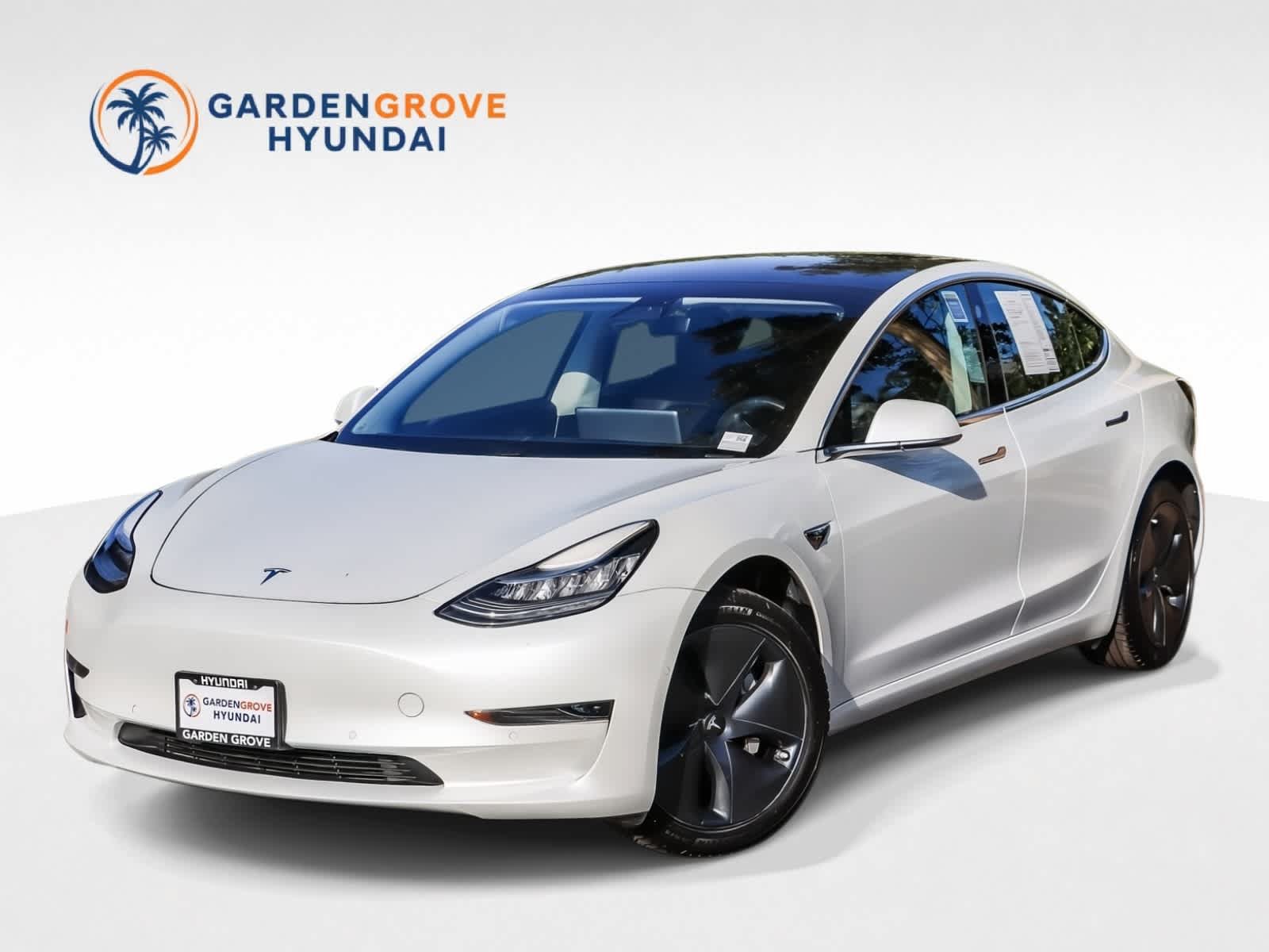 Used 2020 Tesla Model 3 Standard Range Plus RWD image 1
